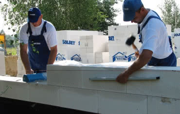 Przewodnik dla rozpoczynających budowę domu. Ściany i stropy