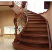 Wewnętrzne schody drewniane